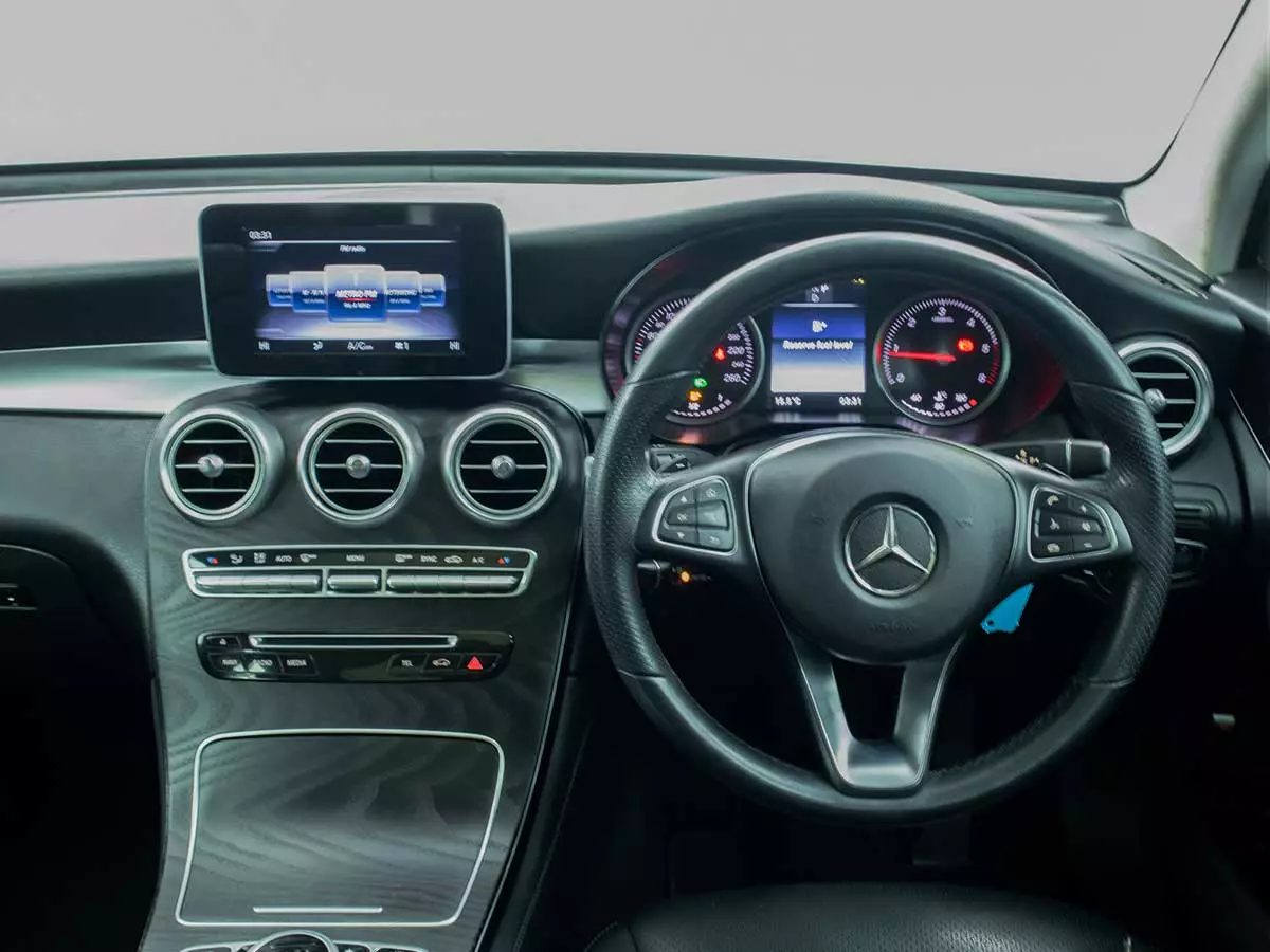 Vehicle Image for 15/17for Mercedes-Benz GLC 250d 4Matic AMG Line