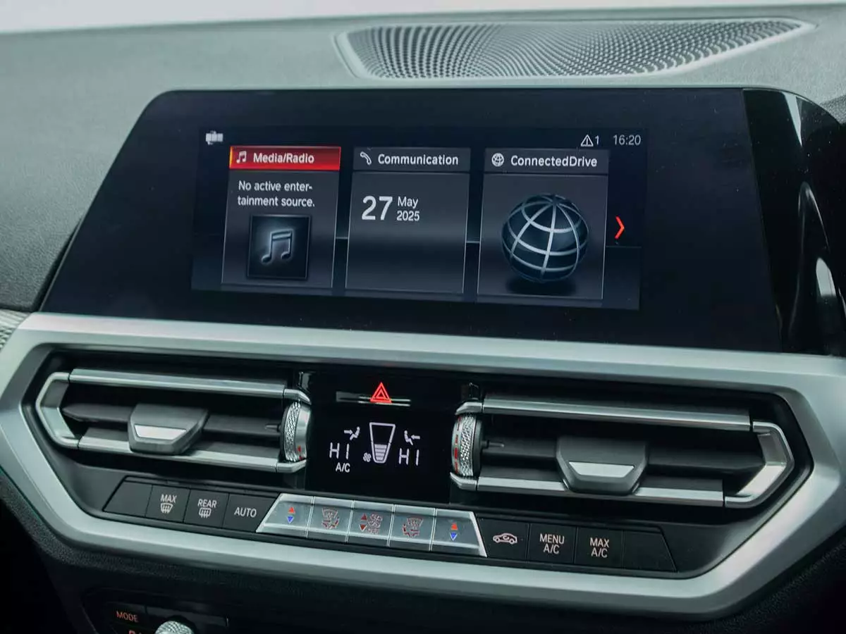 Vehicle Image for 11/17 for BMW 3 Series 320i M Sport