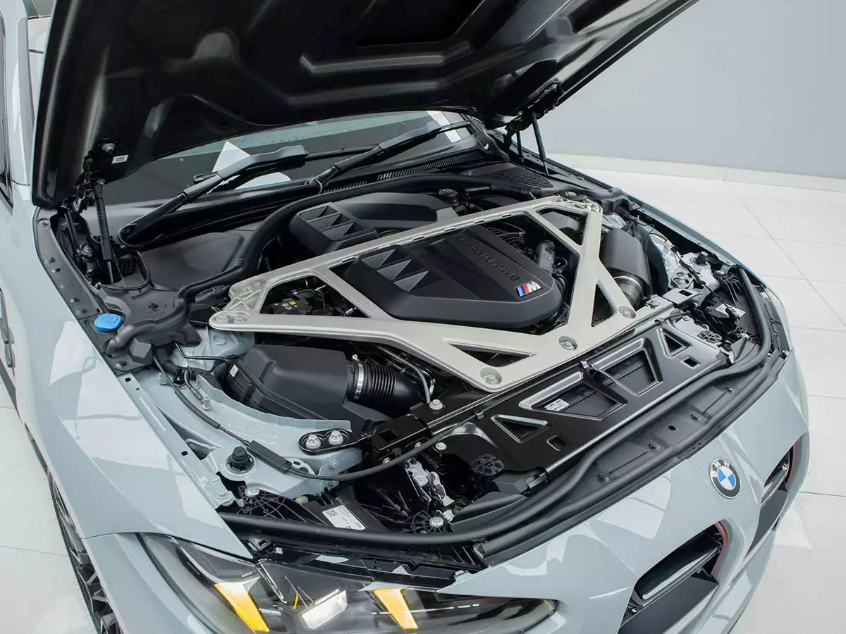 Vehicle Image for 11/28for BMW M4 CS