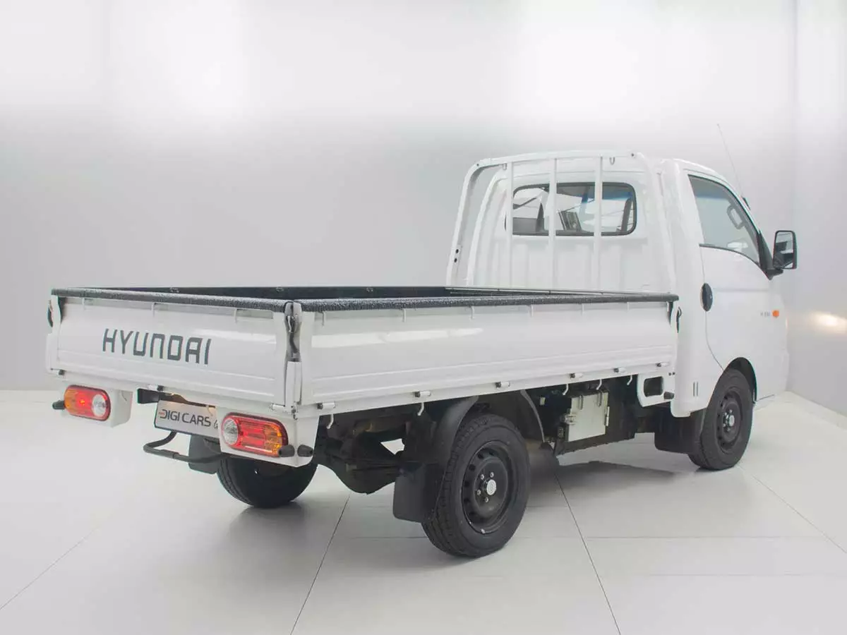 Vehicle Image for 5/24for Hyundai H-100 Bakkie 2.6D Deck (Aircon)