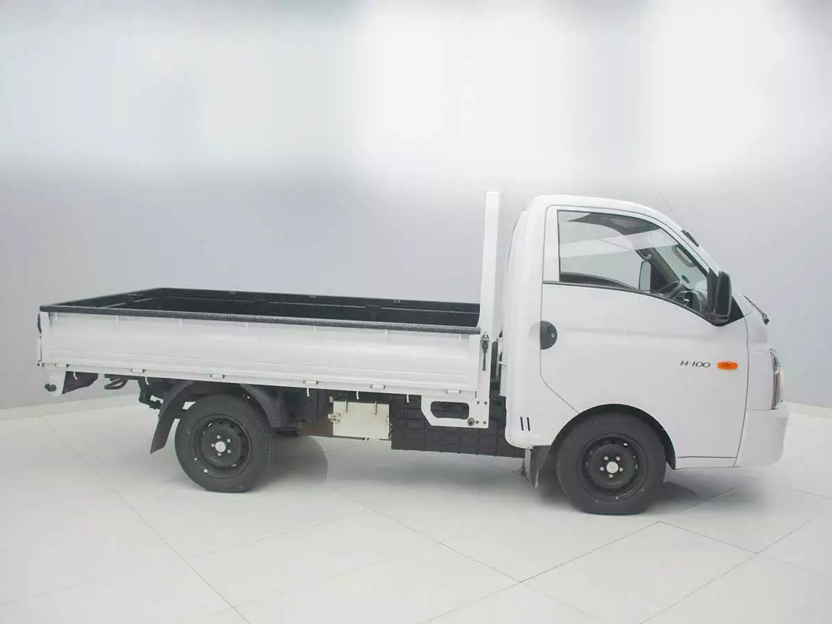Vehicle Image for 4/24for Hyundai H-100 Bakkie 2.6D Deck (Aircon)