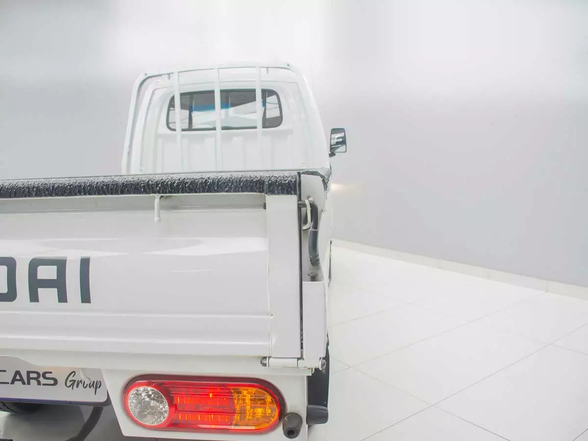 Vehicle Image for 13/24for Hyundai H-100 Bakkie 2.6D Deck (Aircon)