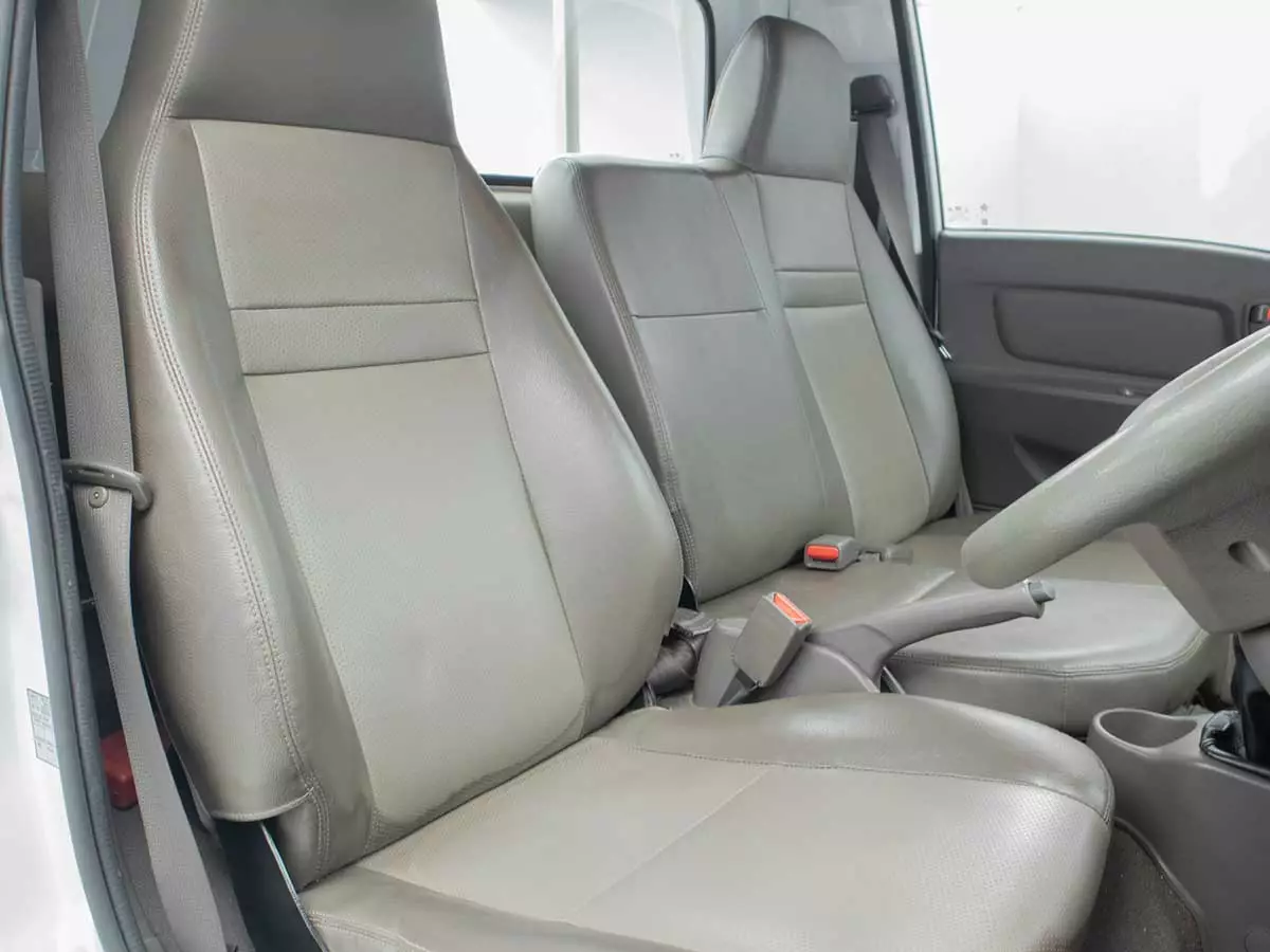 Vehicle Image for 24/24for Hyundai H-100 Bakkie 2.6D Deck (Aircon)