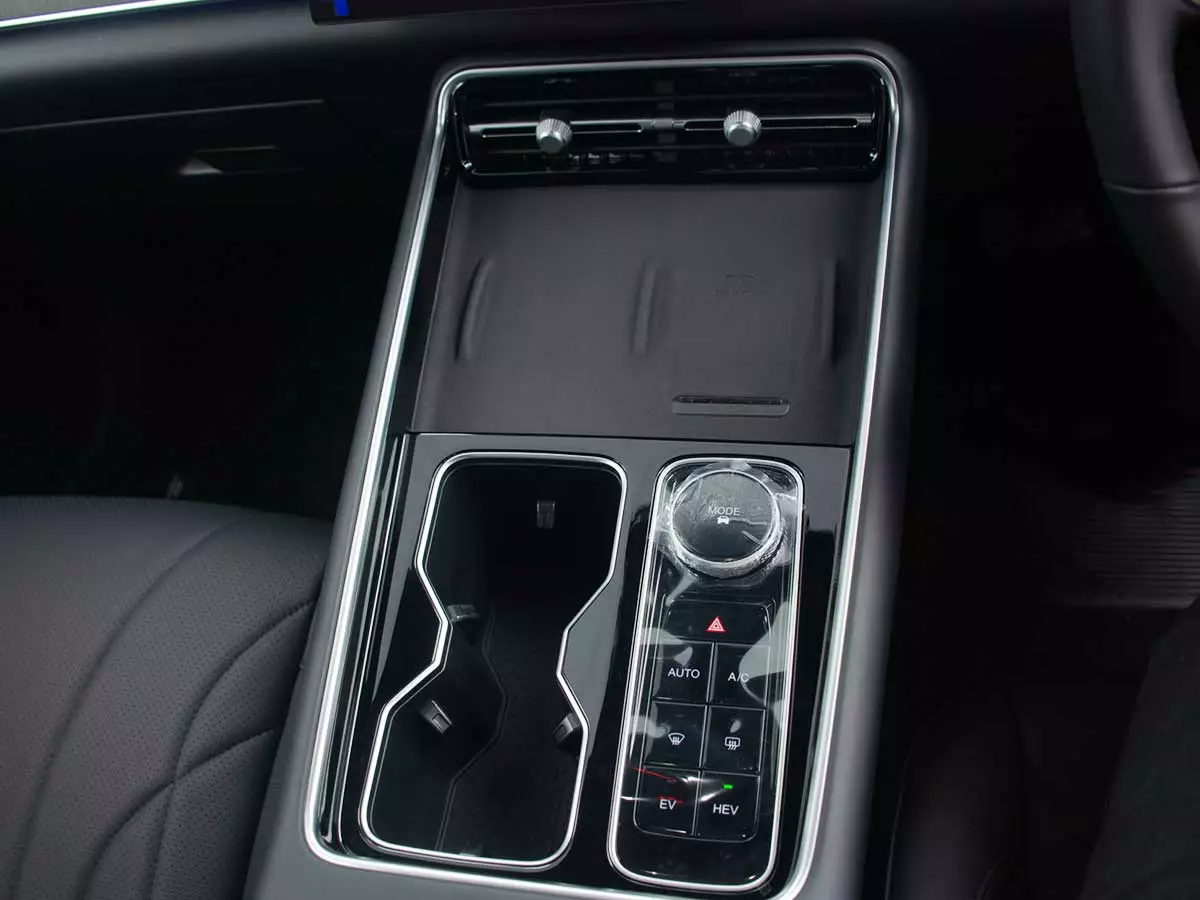 Vehicle Image for 17/25for Chery Tiggo 9 1.5T CSH Plug-in Hybrid Vanguard AWD