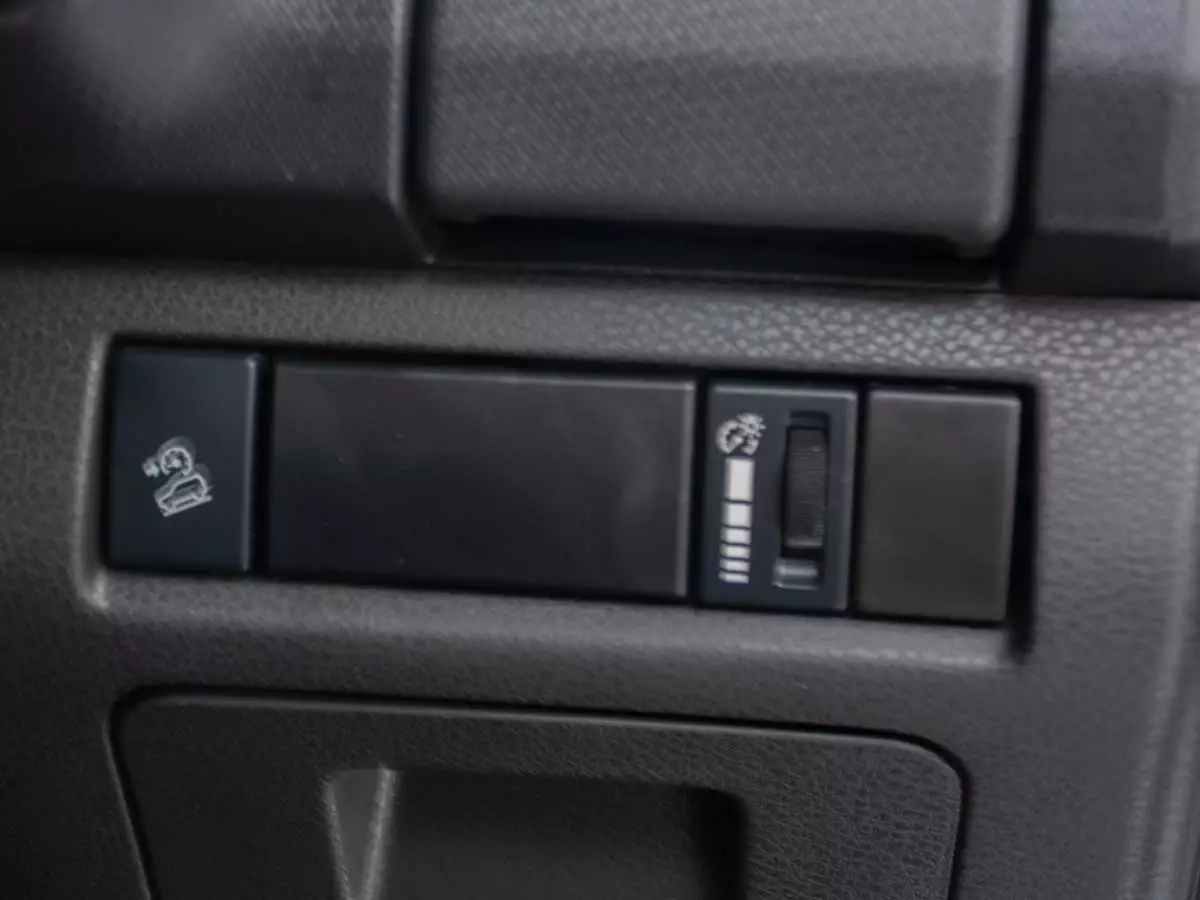 Vehicle Image for 19/24for Isuzu D-Max Gen 6 250 Single Cab Fleetside Safety