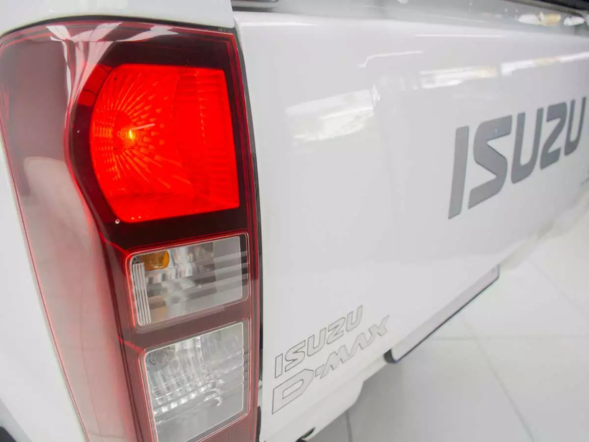 Vehicle Image for 11/24for Isuzu D-Max Gen 6 250 Single Cab Fleetside Safety