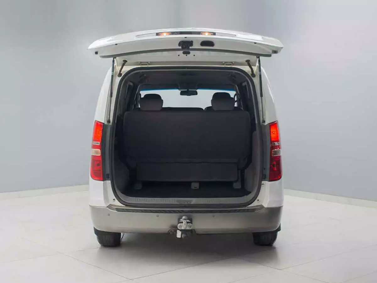 Vehicle Image for 13/25for Hyundai H-1 2.5 CRDI ELITE Auto  9-Seater