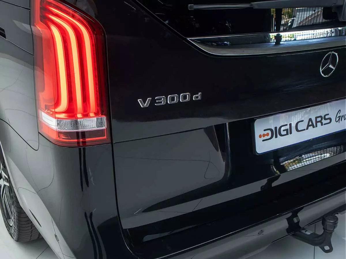 Vehicle Image for 10/26for Mercedes-Benz V-Class V300d Exclusive