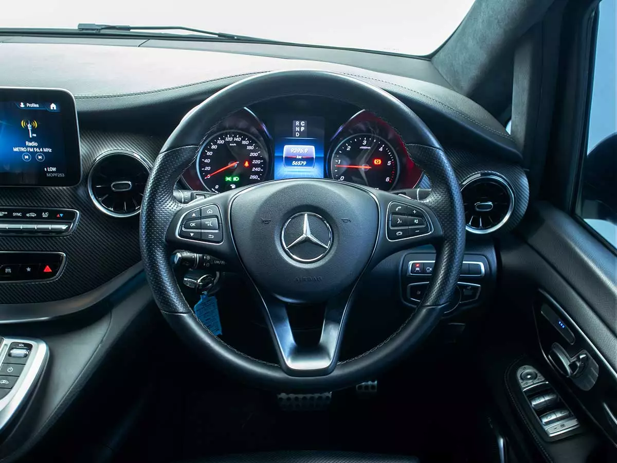 Vehicle Image for 15/26for Mercedes-Benz V-Class V300d Exclusive