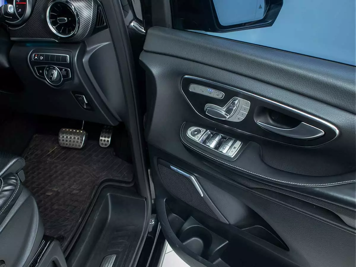 Vehicle Image for 23/26for Mercedes-Benz V-Class V300d Exclusive