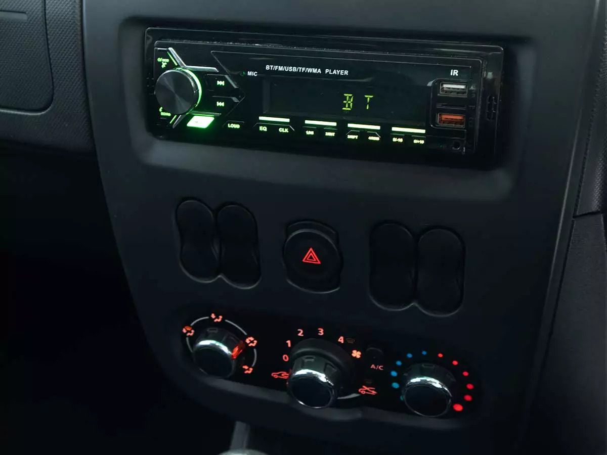 Vehicle Image for 14/17for Nissan NP200 1.6i (Aircon) Safety Pack