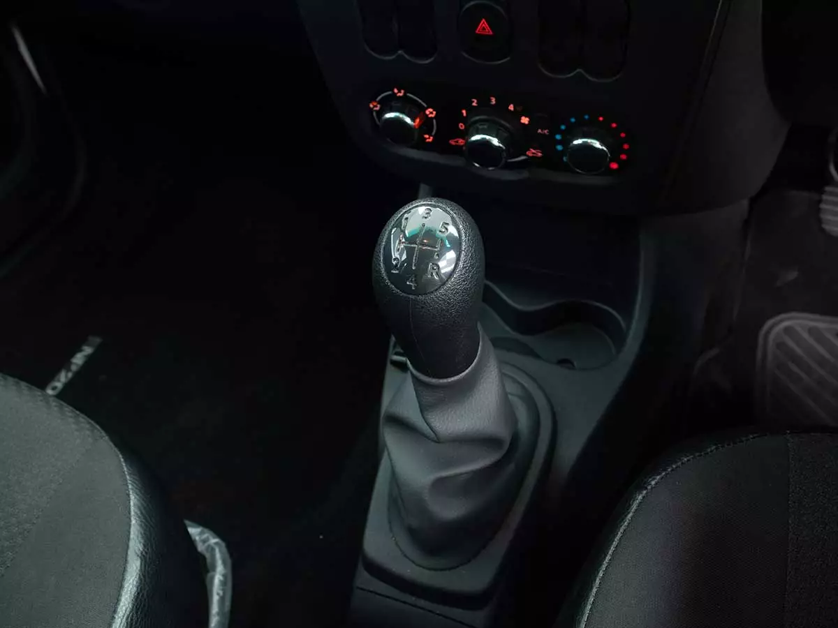 Vehicle Image for 15/17for Nissan NP200 1.6i (Aircon) Safety Pack