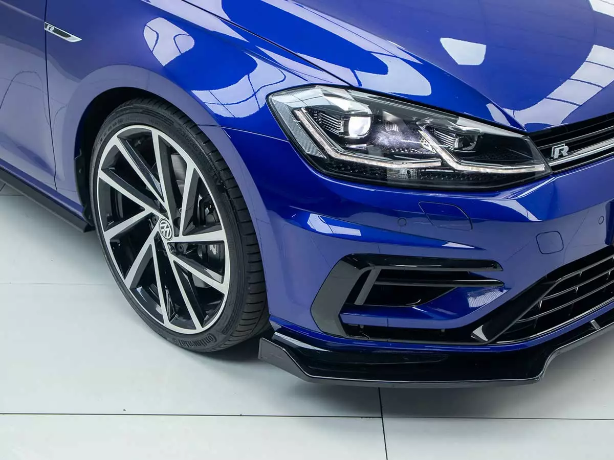 Vehicle Image for 10/27for Volkswagen Golf R