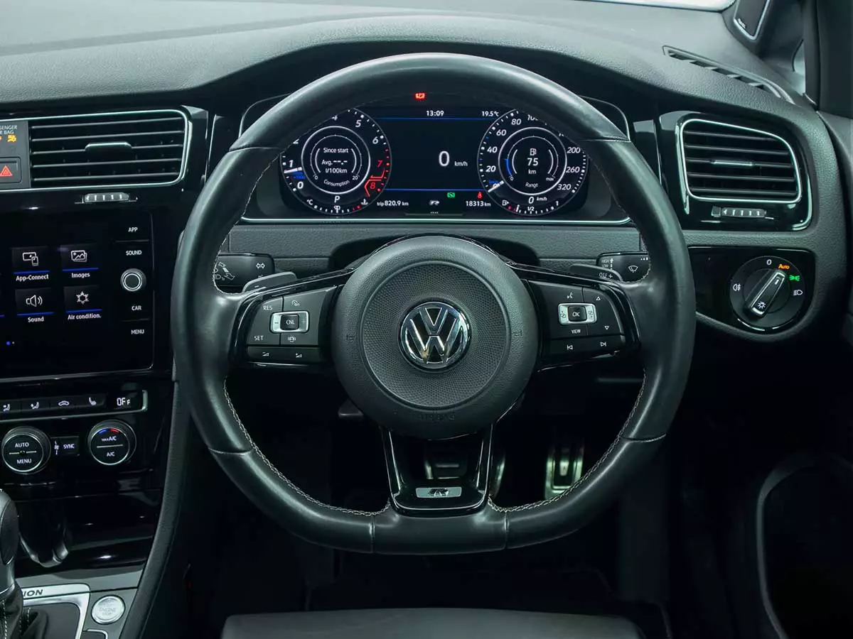 Vehicle Image for 16/27for Volkswagen Golf R