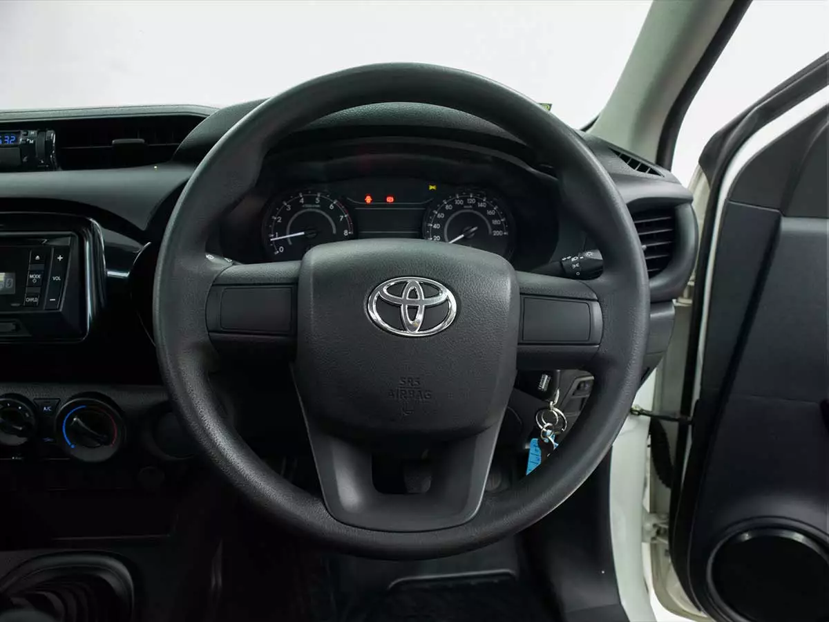 Vehicle Image for 15/23for Toyota Hilux 2.0 S (Aircon)