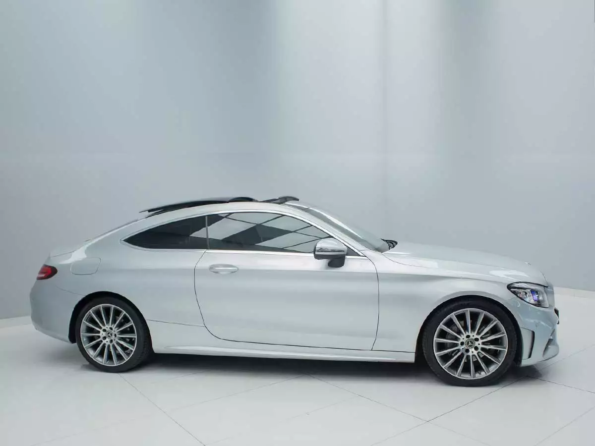 Vehicle Image for 4/17for Mercedes-Benz C-Class C200 Coupe Auto