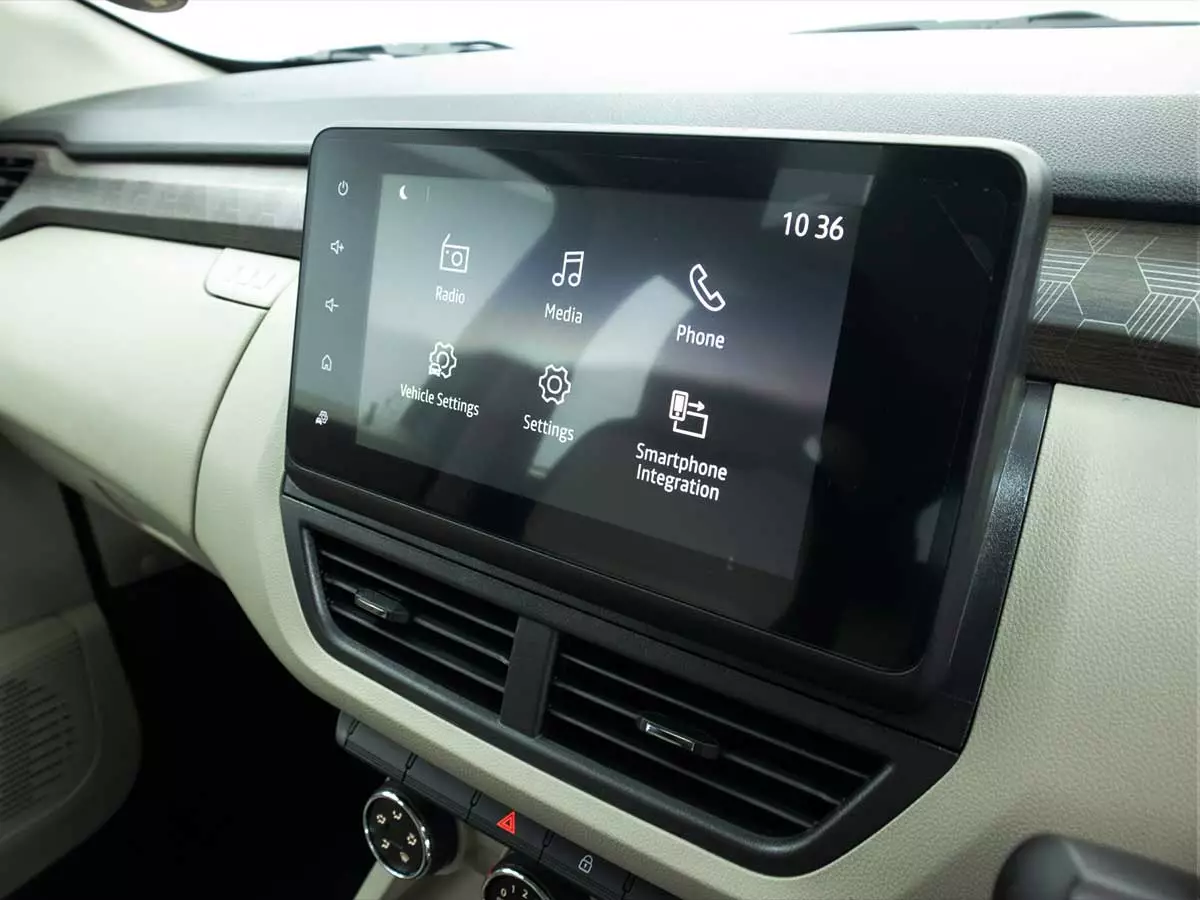 Vehicle Image for 15/25for Renault Triber 1.0 Techno