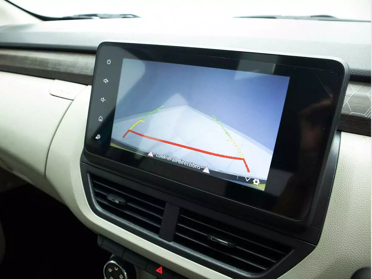 Vehicle Image for 16/25for Renault Triber 1.0 Techno