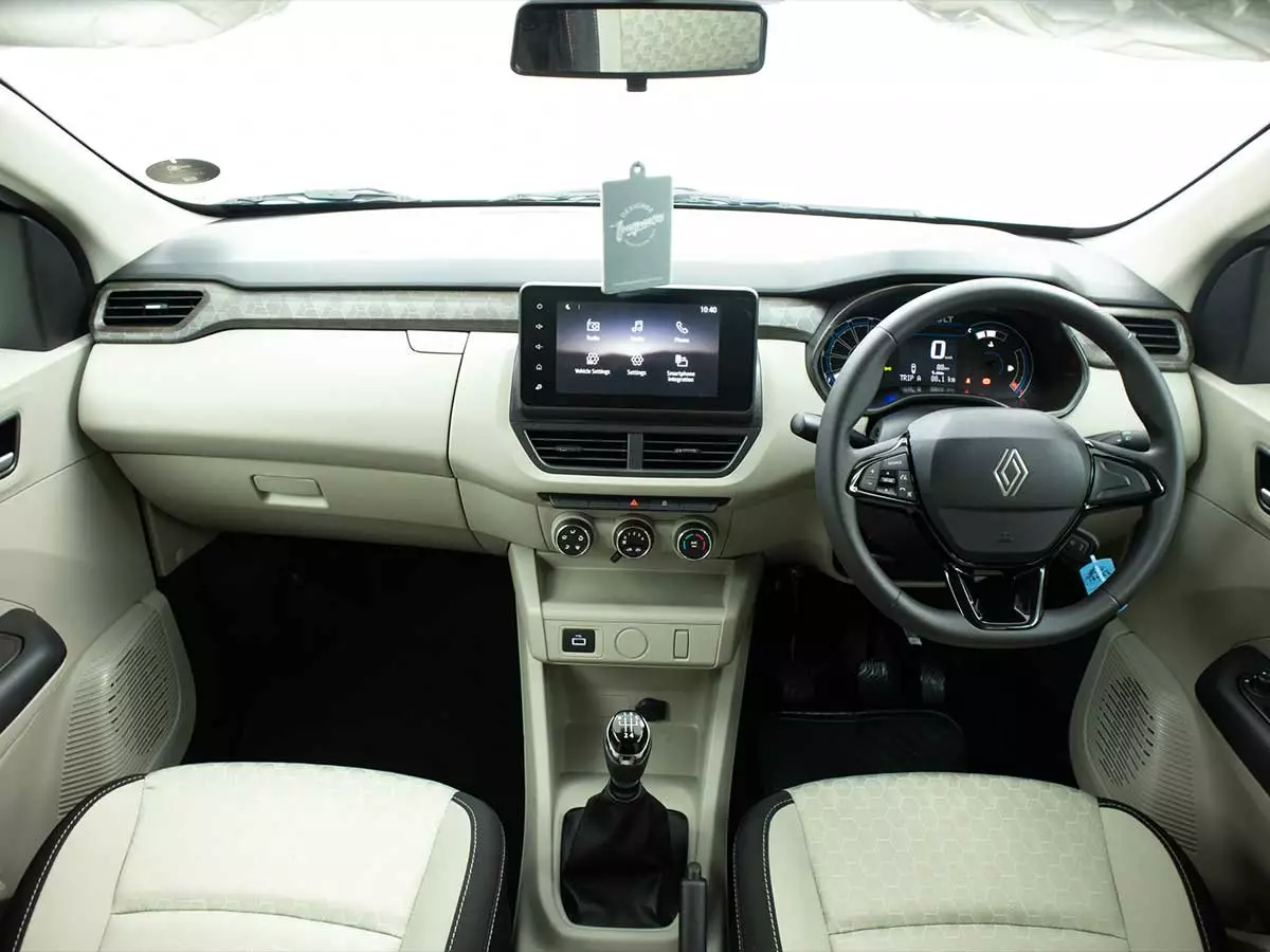 Vehicle Image for 19/25for Renault Triber 1.0 Techno