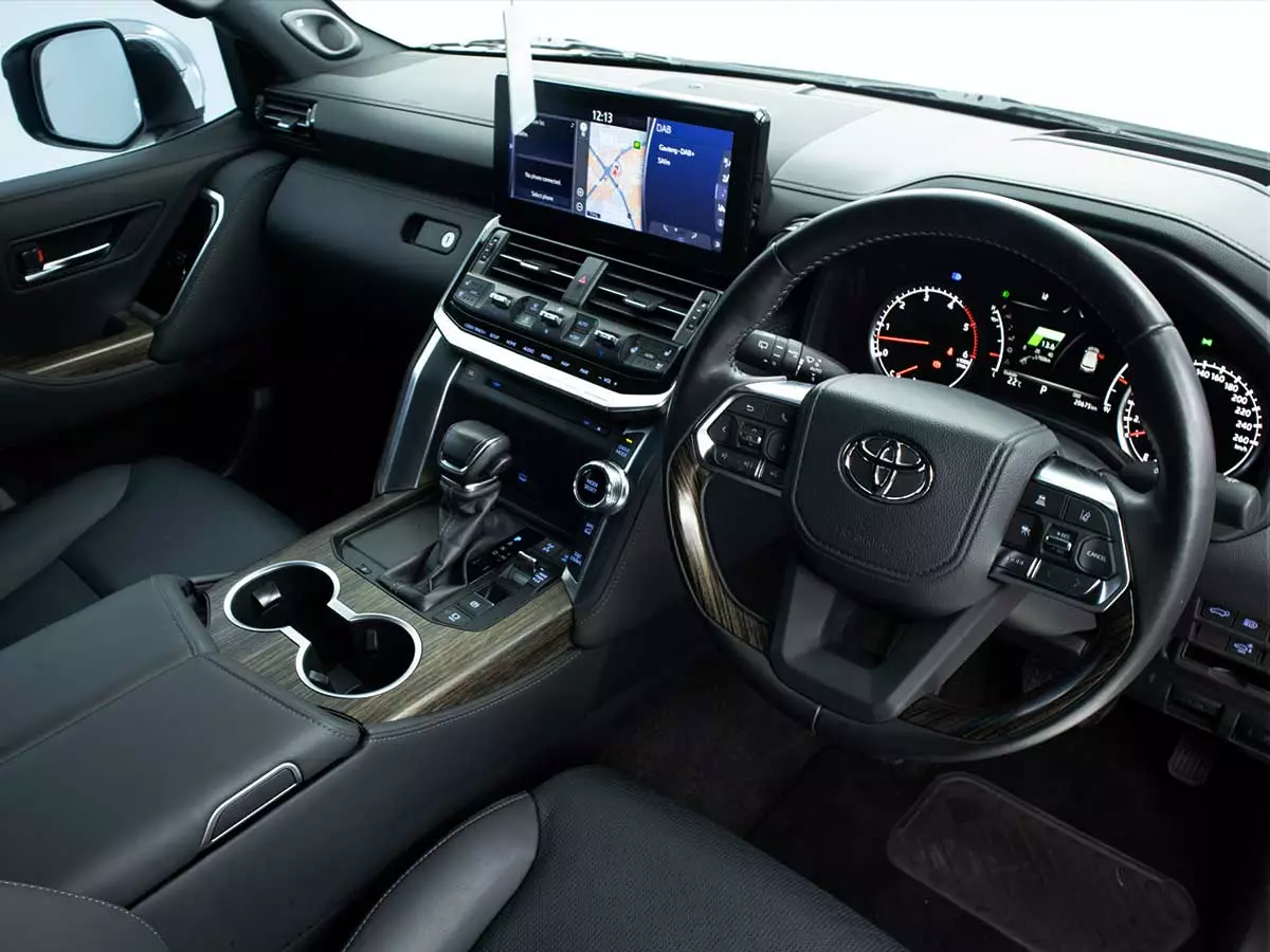 Vehicle Image for 18/25for Toyota Land Cruiser 300 3.3D ZX