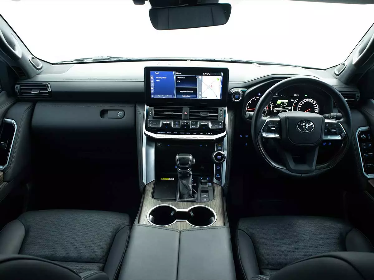 Vehicle Image for 19/25for Toyota Land Cruiser 300 3.3D ZX