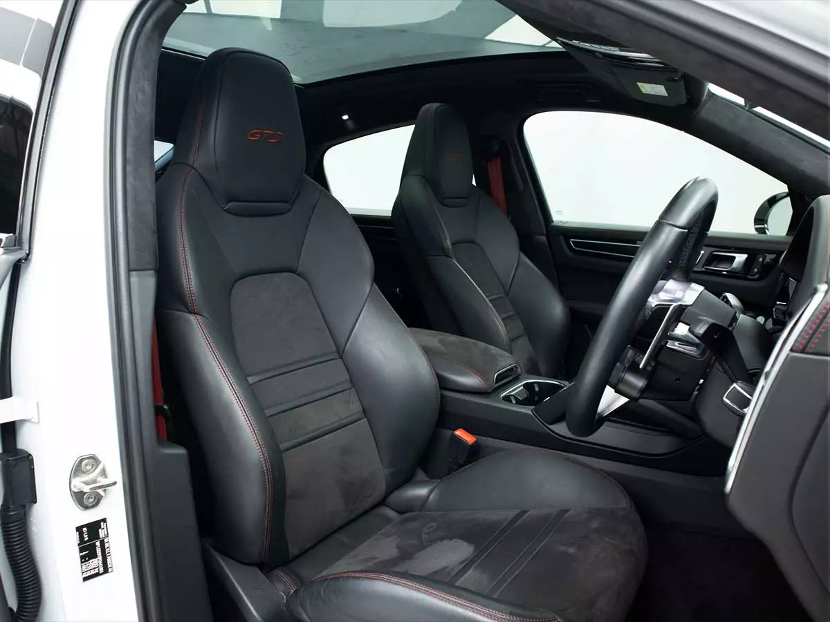 Vehicle Image for 23/25for Porsche Cayenne GTS Coupe