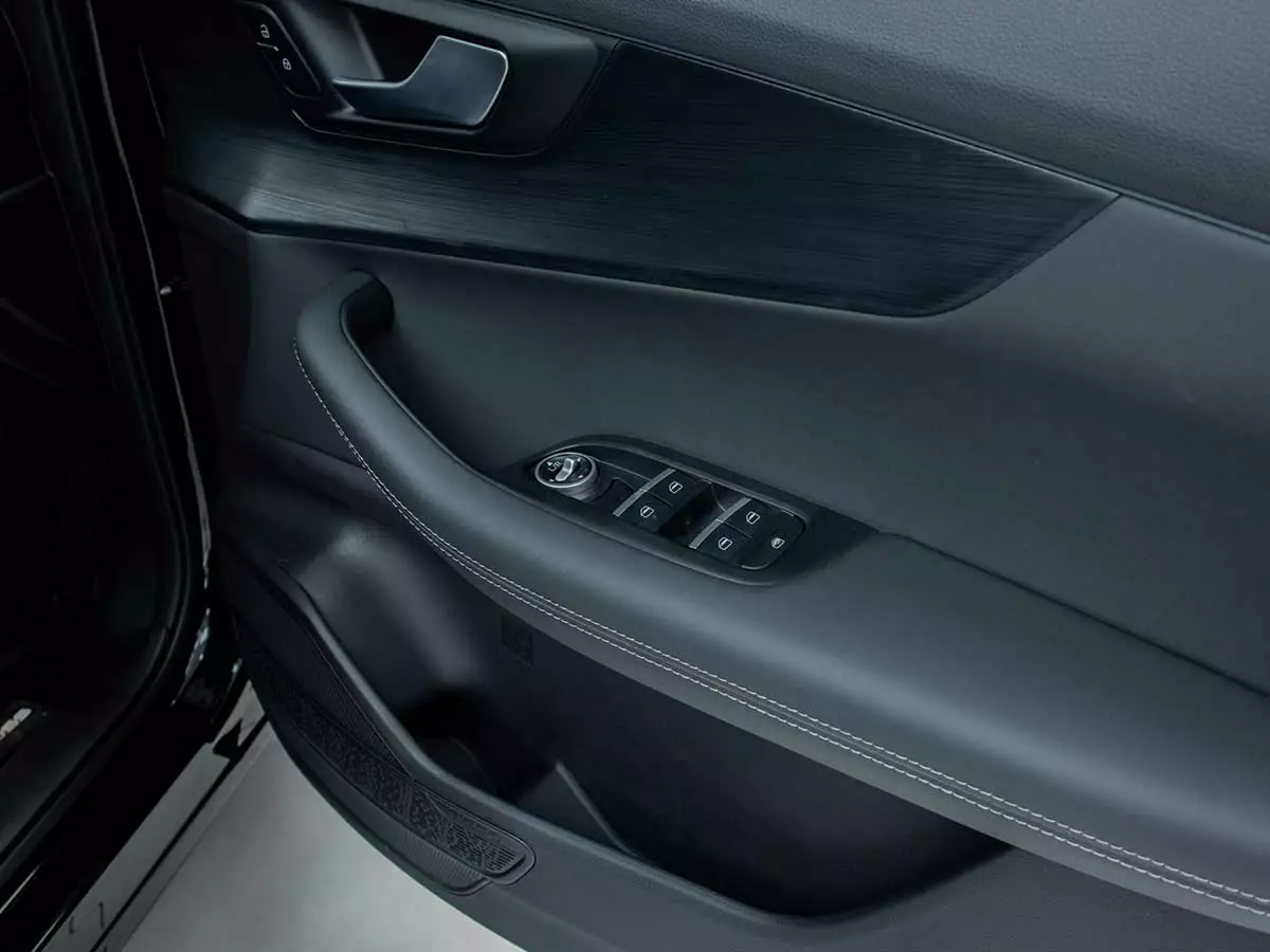 Vehicle Image for 18/24for Chery Tiggo Cross 1.5T Million Edition