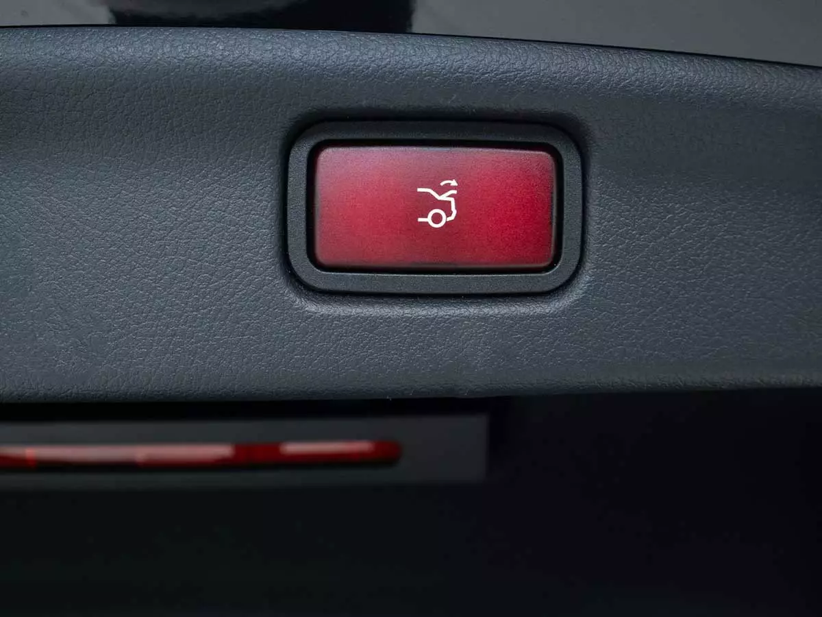 Vehicle Image for 13/25for Mercedes-Benz C-Class C200 AMG Line