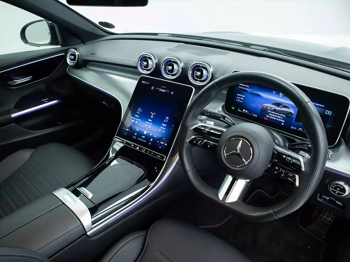 Vehicle Image for 19/25for Mercedes-Benz C-Class C200 AMG Line