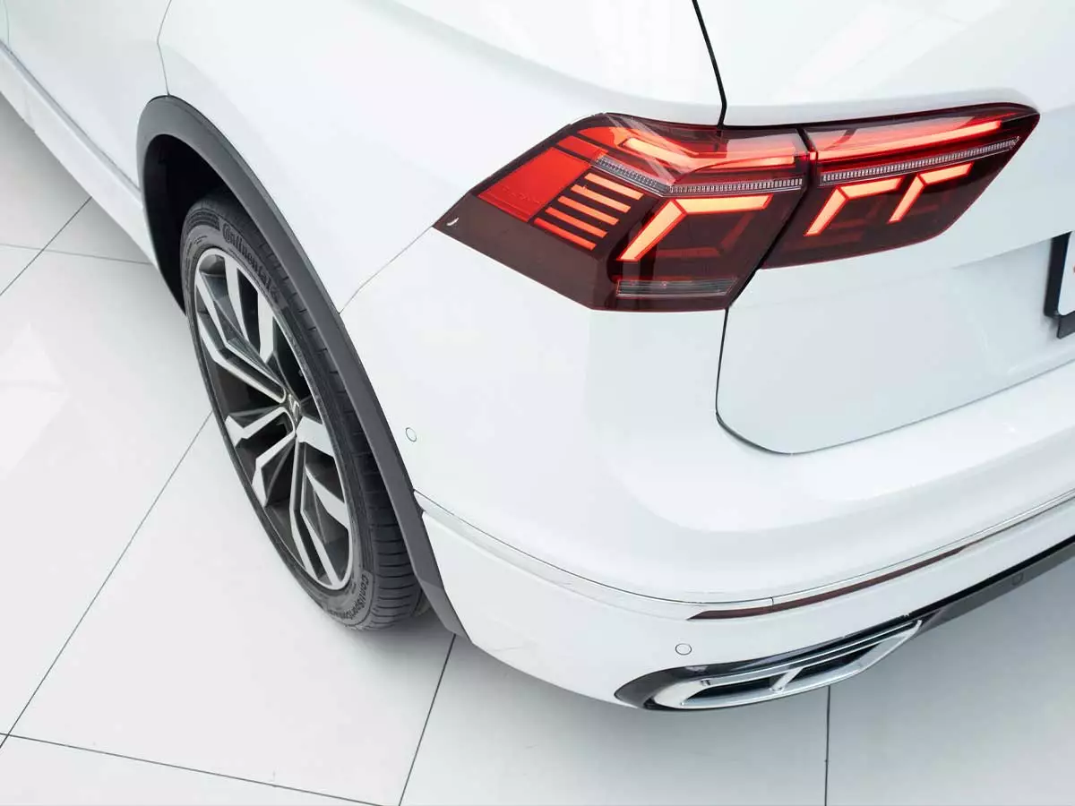 Vehicle Image for 10/25for Volkswagen Tiguan 2.0TSI 162kW 4Motion R-Line