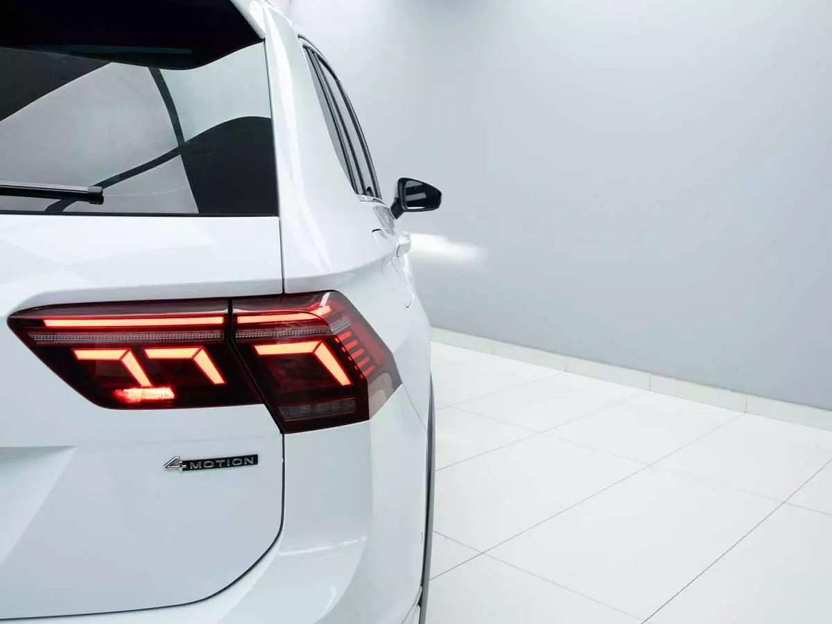 Vehicle Image for 11/25for Volkswagen Tiguan 2.0TSI 162kW 4Motion R-Line