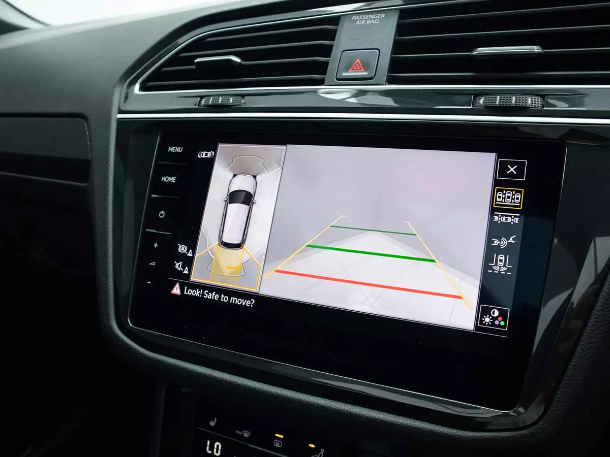 Vehicle Image for 17/25for Volkswagen Tiguan 2.0TSI 162kW 4Motion R-Line