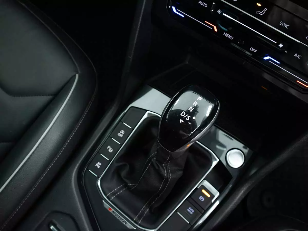 Vehicle Image for 18/25for Volkswagen Tiguan 2.0TSI 162kW 4Motion R-Line