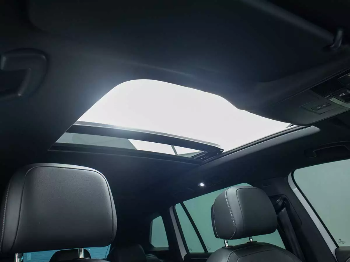 Vehicle Image for 22/25for Volkswagen Tiguan 2.0TSI 162kW 4Motion R-Line