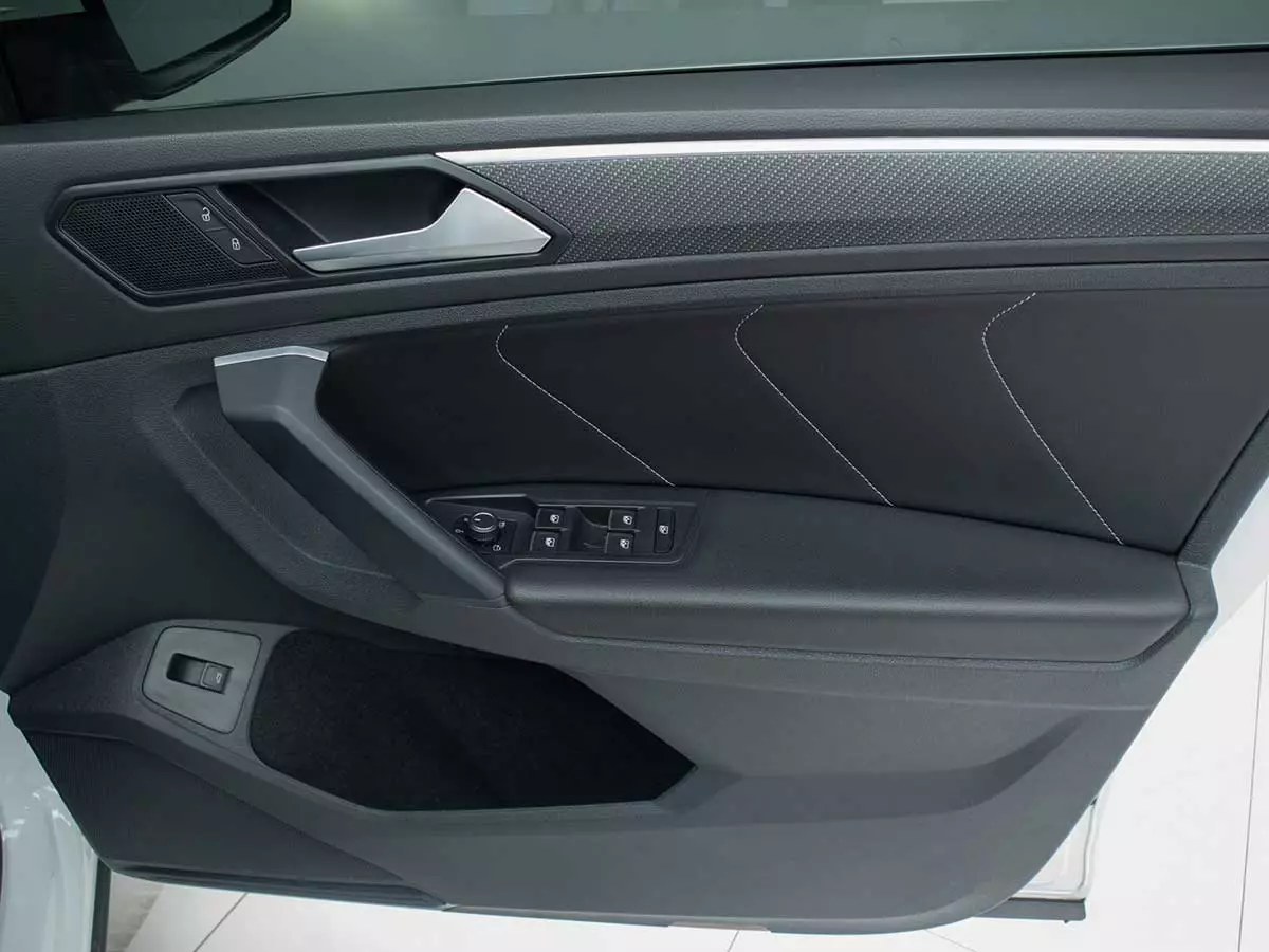 Vehicle Image for 23/25for Volkswagen Tiguan 2.0TSI 162kW 4Motion R-Line