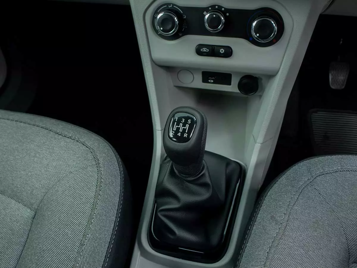 Vehicle Image for 17/24for Tata Tiago 1.2 XT Manual