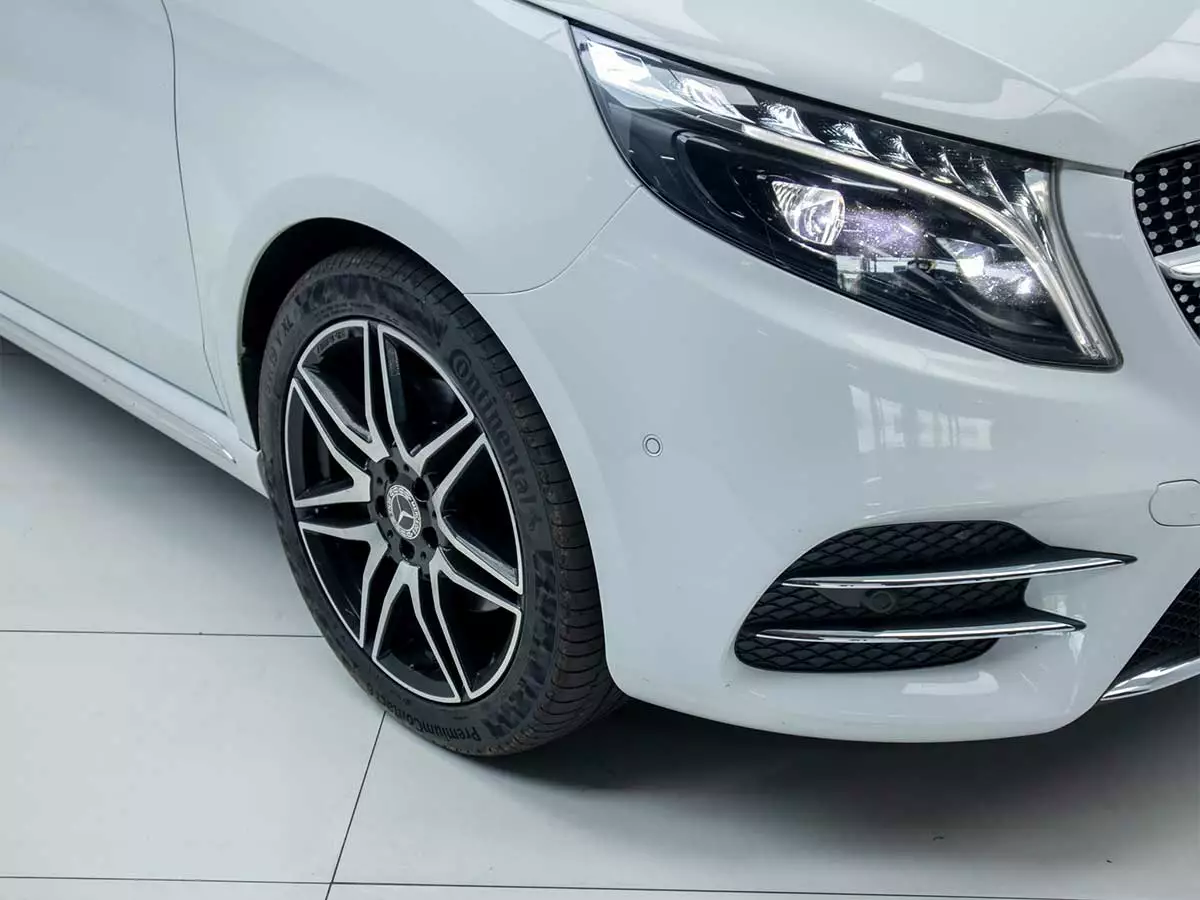 Vehicle Image for 8/25for Mercedes-Benz V-Class V300d Exclusive AMG Line