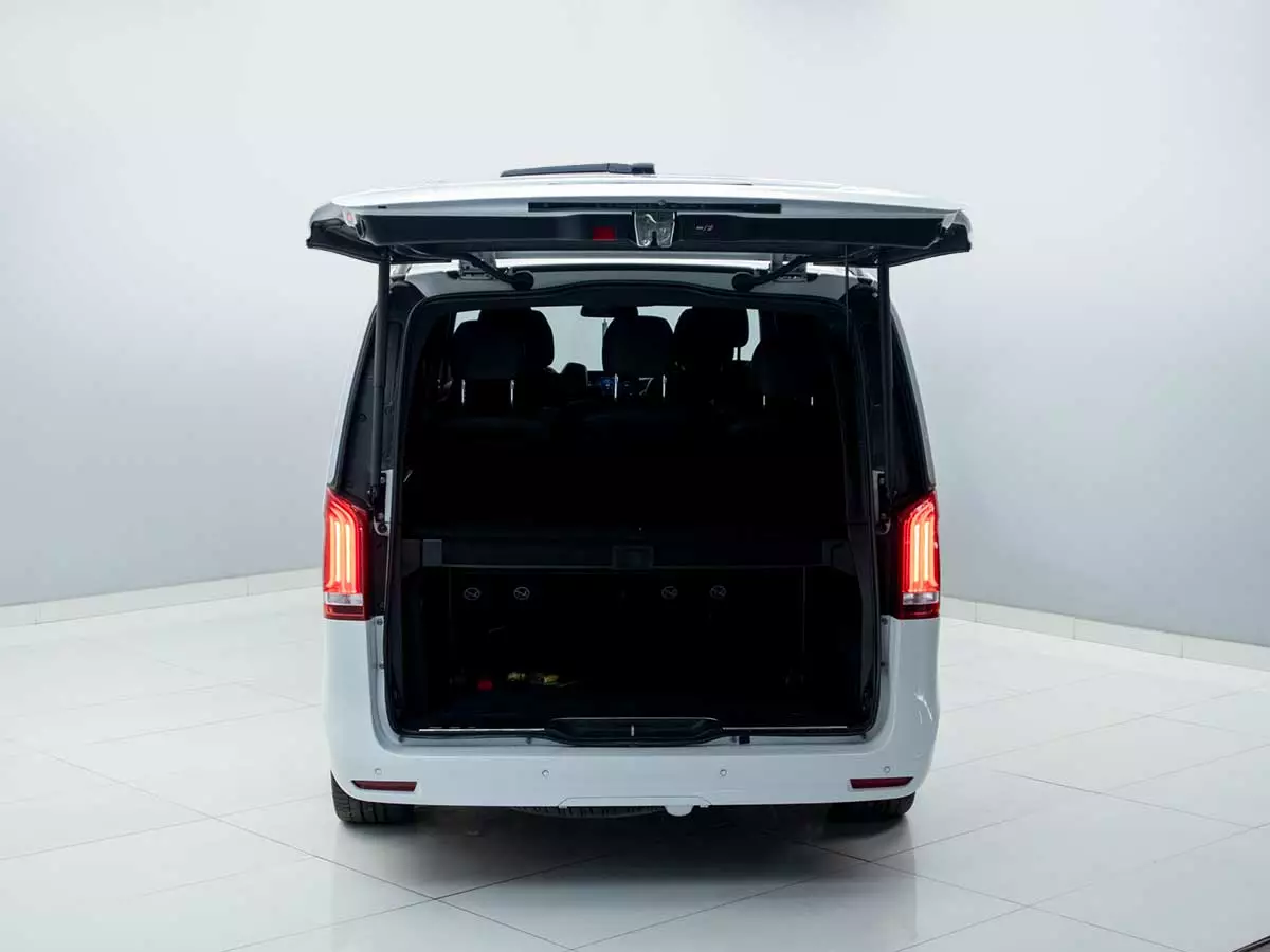 Vehicle Image for 14/25for Mercedes-Benz V-Class V300d Exclusive AMG Line