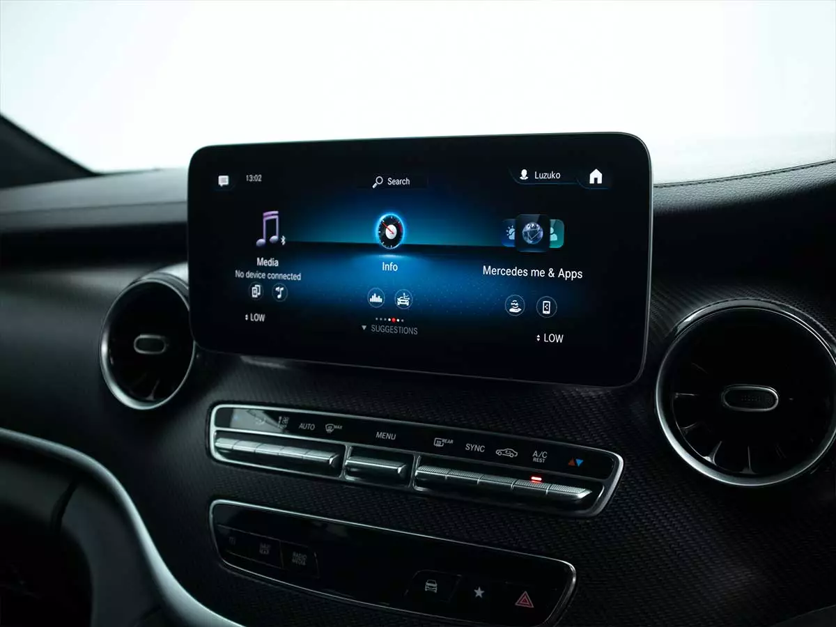 Vehicle Image for 16/25for Mercedes-Benz V-Class V300d Exclusive AMG Line