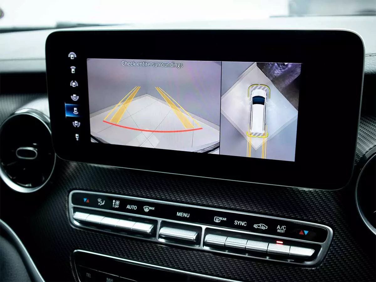 Vehicle Image for 17/25for Mercedes-Benz V-Class V300d Exclusive AMG Line