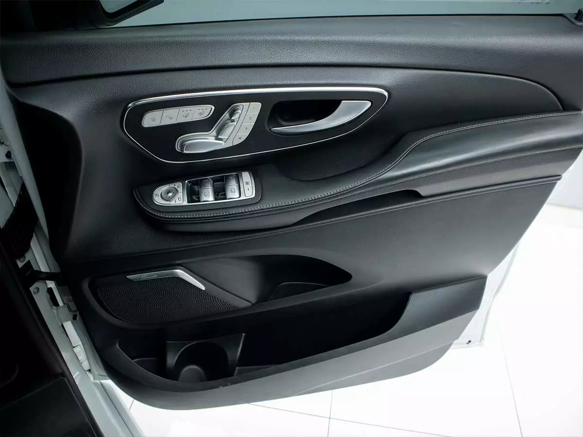 Vehicle Image for 22/25for Mercedes-Benz V-Class V300d Exclusive AMG Line