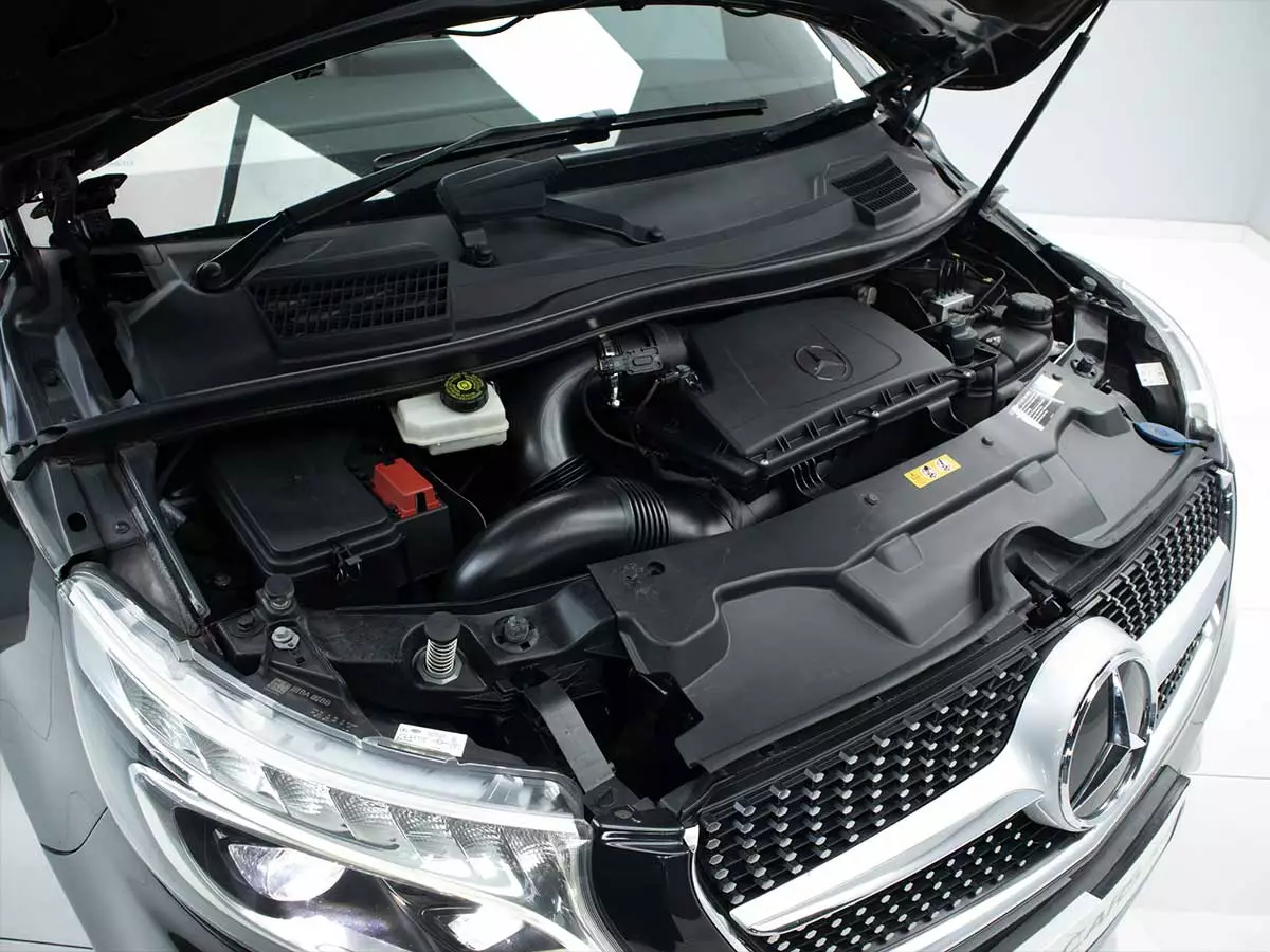 Vehicle Image for 9/25for Mercedes-Benz V-Class V250d Avantgarde AMG Line