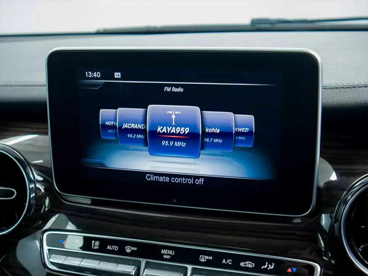 Vehicle Image for 15/25for Mercedes-Benz V-Class V250d Avantgarde AMG Line