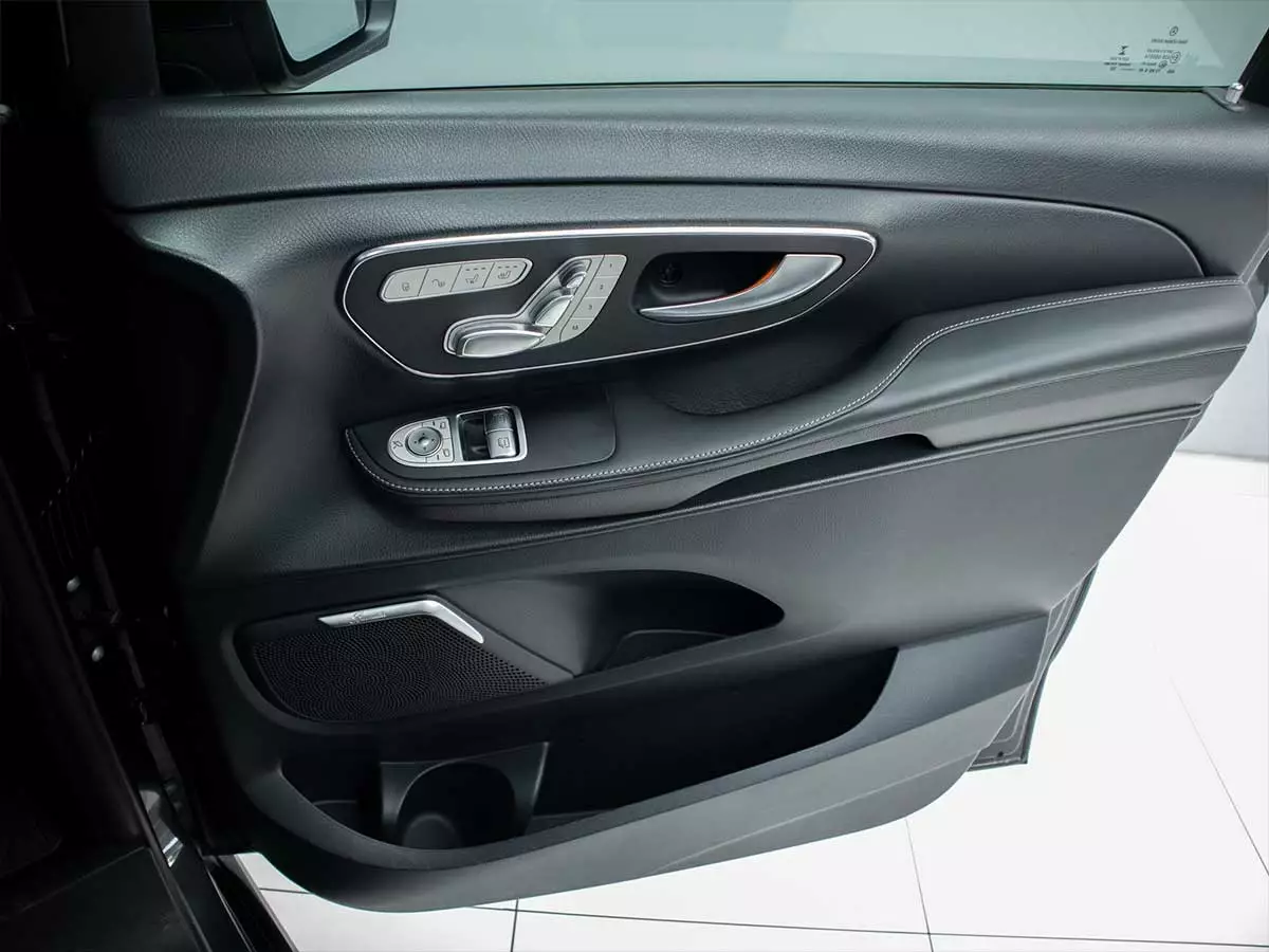 Vehicle Image for 22/25for Mercedes-Benz V-Class V250d Avantgarde AMG Line