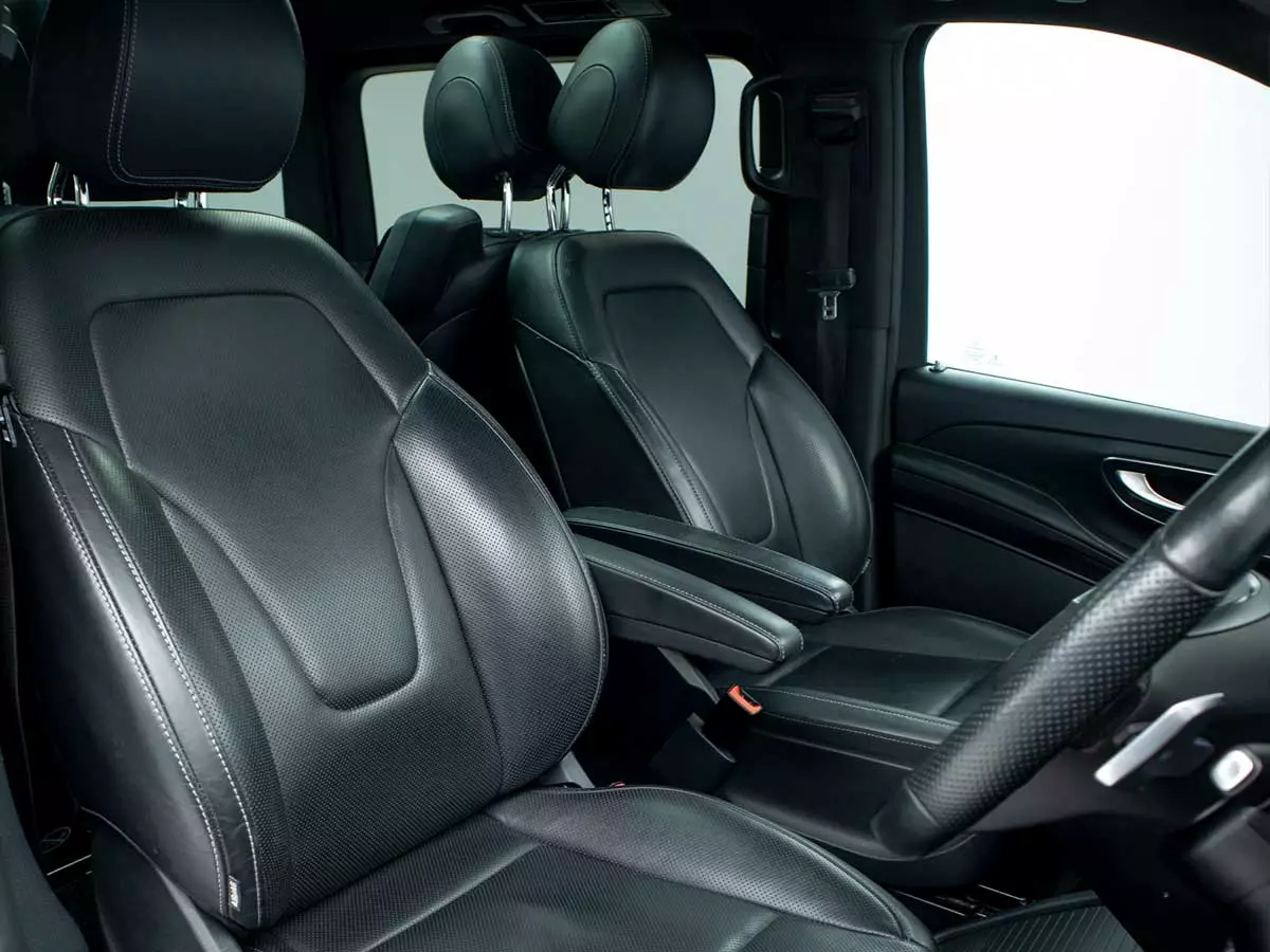 Vehicle Image for 25/25for Mercedes-Benz V-Class V250d Avantgarde AMG Line