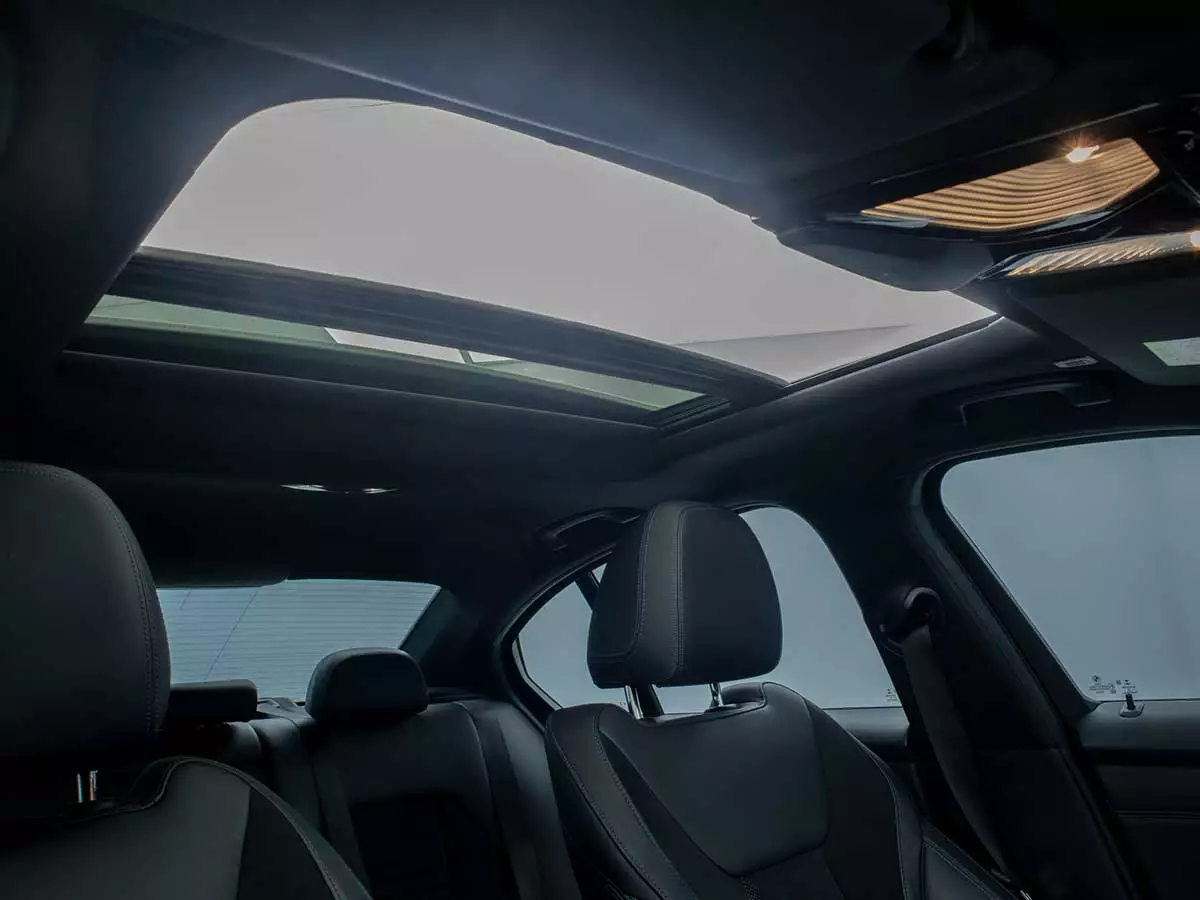 Vehicle Image for 21/24for BMW 3 Series 320i M Sport