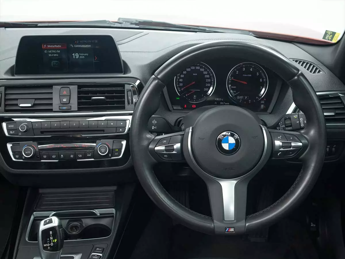 Vehicle Image for 19/23for BMW 1 Series 118i 5-Door Edition Sport Line Shadow Auto