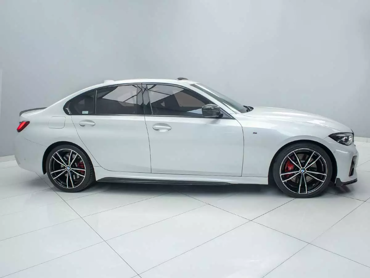 Vehicle Image for 4/24for BMW 3 Series 330i Mzansi Edition