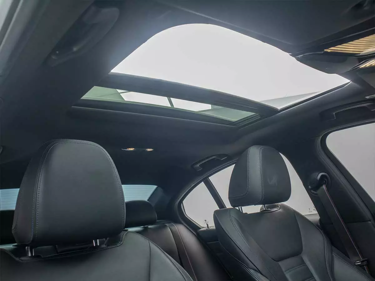 Vehicle Image for 21/24for BMW 3 Series 330i Mzansi Edition