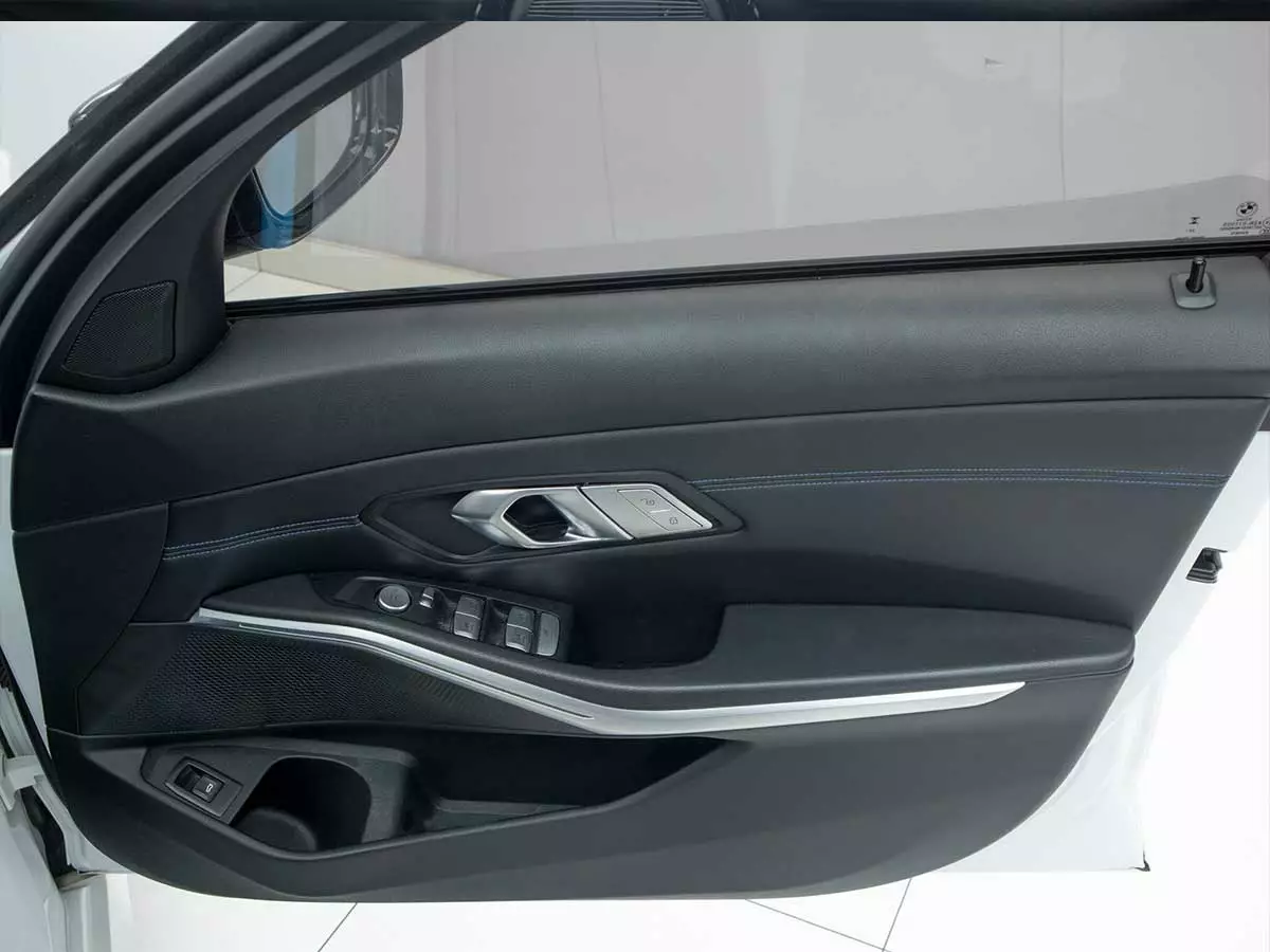 Vehicle Image for 22/24for BMW 3 Series 330i Mzansi Edition